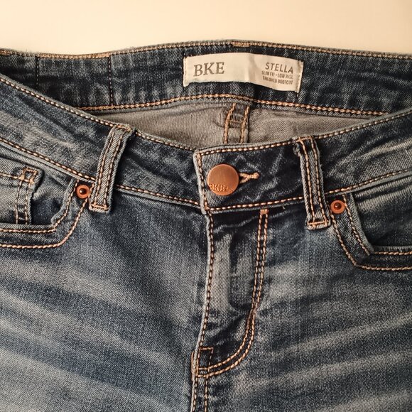 BKE Denim Jeans Size 26/2 Stella Slim Fit Low Rise Tailored Bootcut Medium Wash - Picture 3 of 10